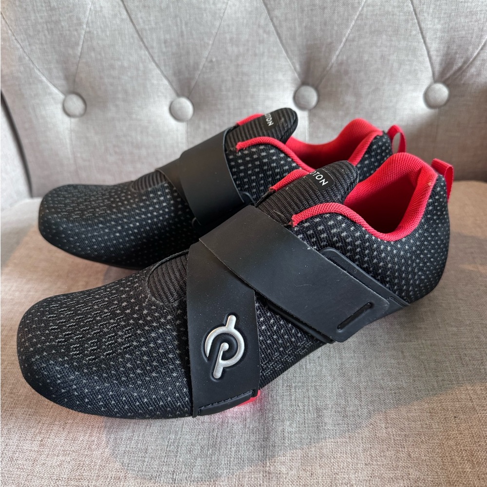 Peloton | Black with Red Interior Cycling Shoes